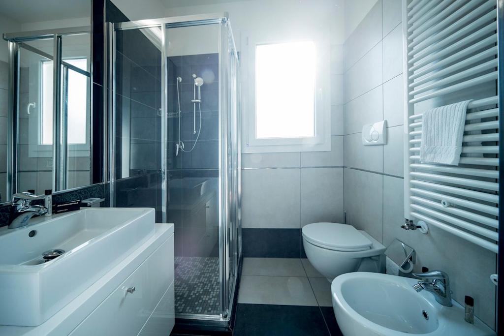 Atmosphere Suite Hotel リミニ エクステリア 写真